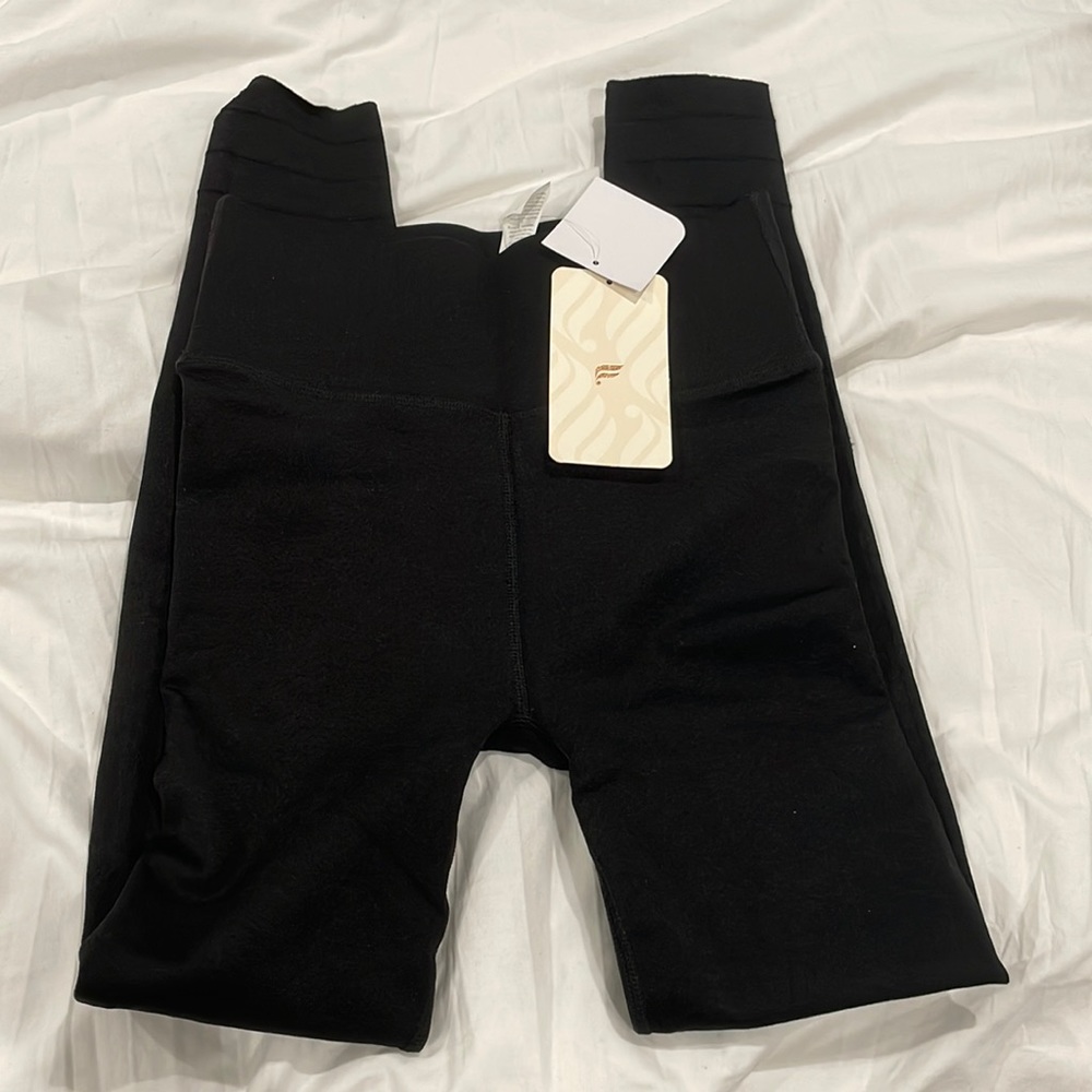 Fabletics medium black high waisted sculpknit essential legging